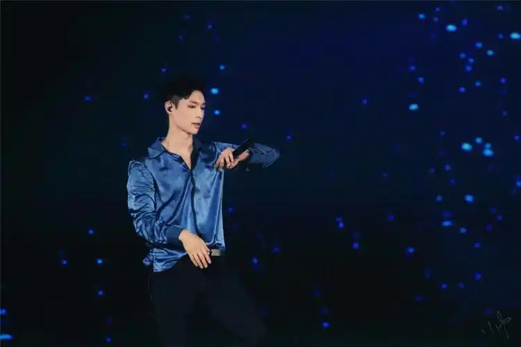 star | 舞蹈精灵张艺兴 - 堆糖,美图壁纸兴趣社区