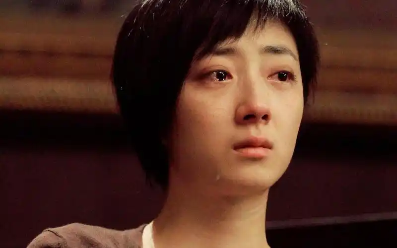 桂纶镁《圣诞夜玫瑰》剧照