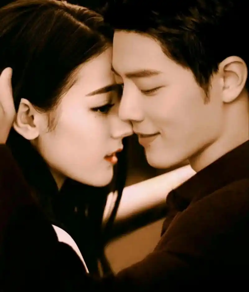 肖战迪丽热巴童话里走出来的王子公主,童话世界,就该看到这样养眼的