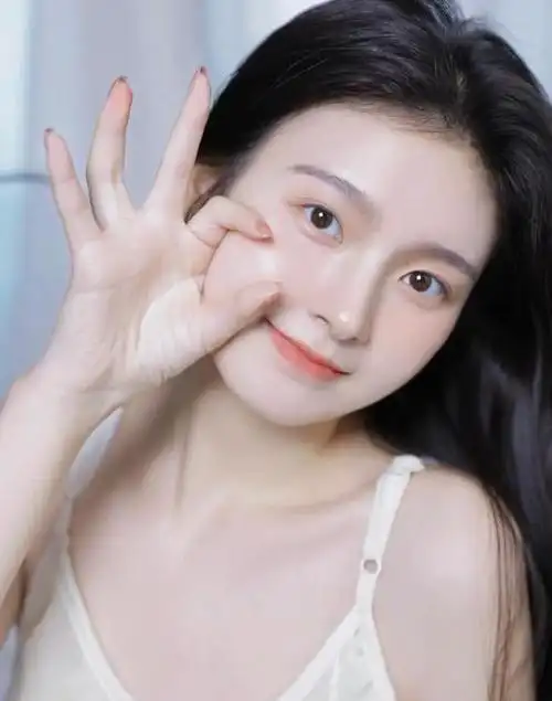 还会显得整个人比较干净有气质,但是想要拥有好皮肤不是一件简单的事