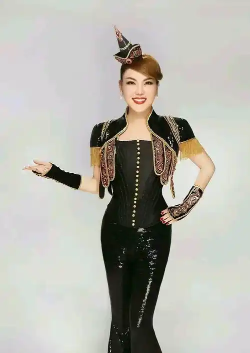 内蒙古之花乌兰图雅,将歌声唱出草原,却留不住心上人_汉子_首歌_生活