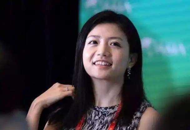 李颖:才华与美貌兼具的奇女子,马云三次邀她出山,至今依旧未婚