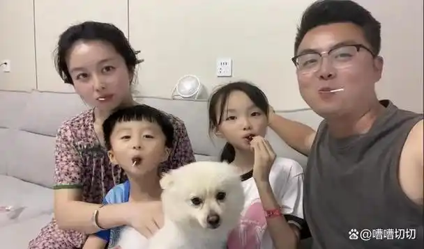 田静晒全家福,郭威的形象变化大,网友的评论出奇的一致