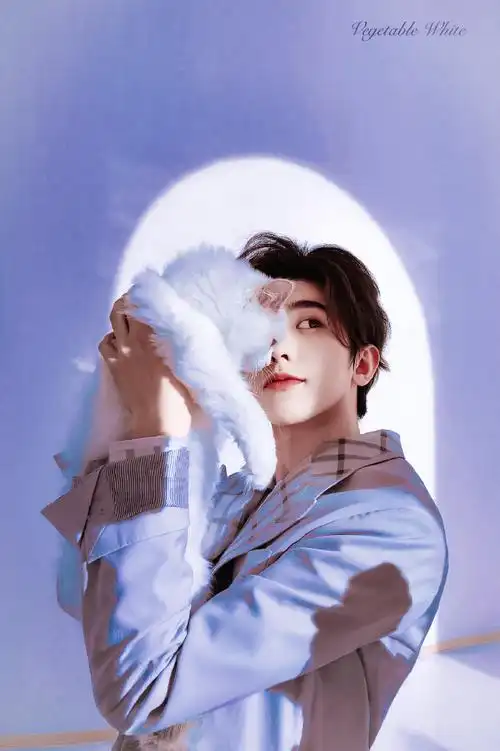 蔡徐坤壁纸无水印[超话]#| #奔跑吧蔡徐坤#.