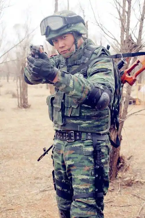 《神鹰反恐特战队》热拍 李浩轩朱雨辰并肩作战