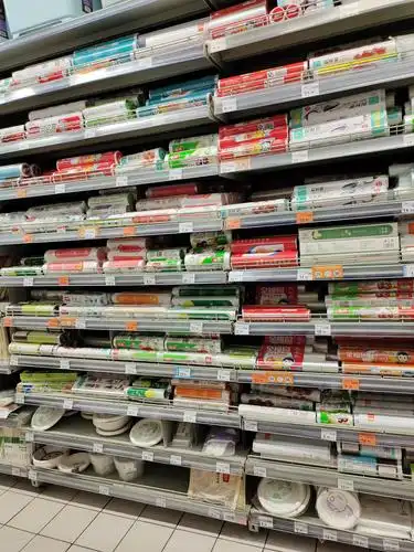 家庭用品一次性用品陈列调整前后