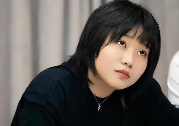 同是北大才女,为什么李雪琴和刘媛媛的差距这么大呢?