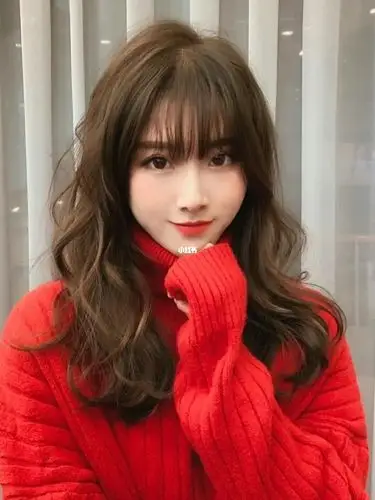 中长发烫发推荐法式烫发圆脸妹妹也适合