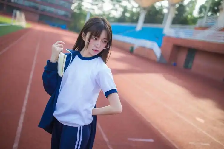 jk校服美少女穿校服的小姐姐可以做我女朋友吗