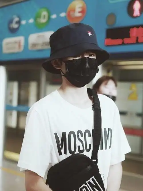 张艺兴教你三种渔夫帽穿搭风格既偷懒又可以耍帅