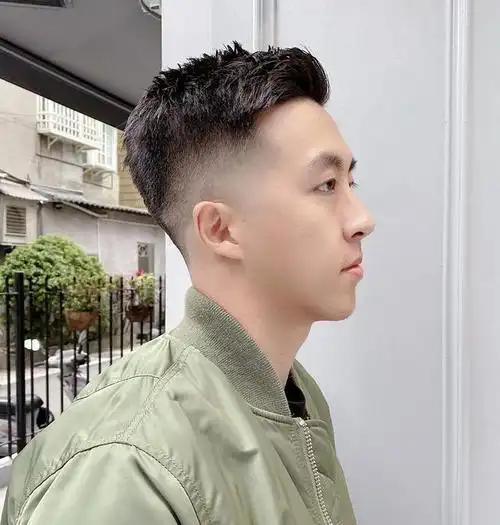 男生"不烫不染"的发型,试试这几款,剪完时髦又帅气