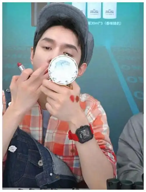 本科结业算什么学历?从李佳琦"高中学历"风波谈大学校友圈