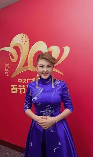 p>乌兰图雅,9月7日出生于 a target="_blank" href="/item/内蒙古