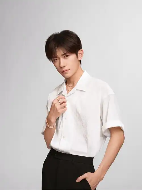 蒂芙尼携手全球品牌代言人易烊千玺发布全新tiffanylock系列广告大片