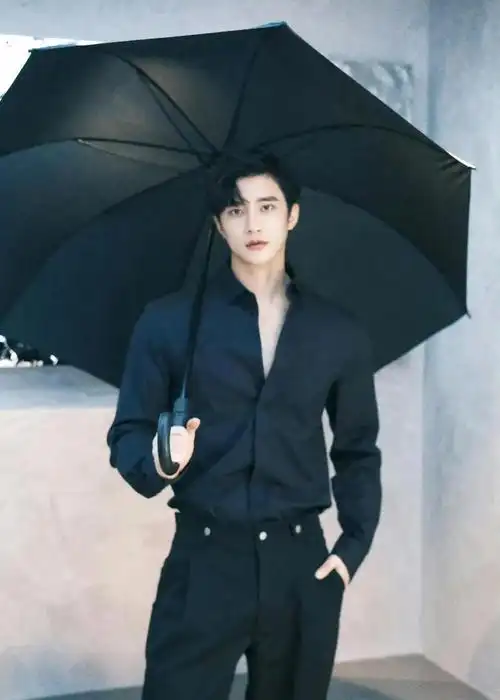 张艺兴李现任嘉伦成毅吴世勋吴楚一曾舜晞肖顺尧等动态