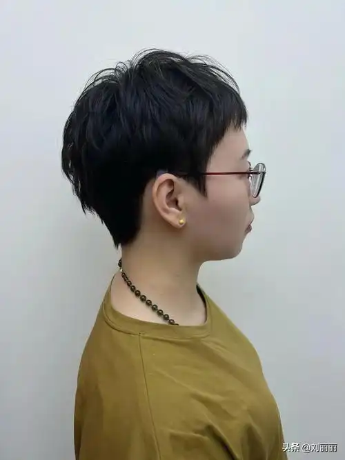 短发造型2022年最新款女图片(15款短发送给你,利落时尚显脸小) | 一夕