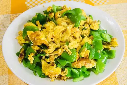 虎年年夜饭:尖椒炒鸡蛋