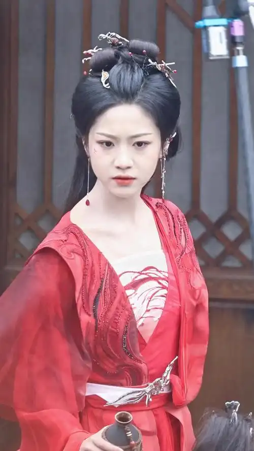 向涵之仙台有树红衣路透!