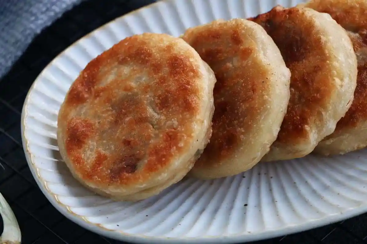 夏天最适合吃的早餐饼,柔软层次多,做法简单,比包子馒头还好吃_肉饼