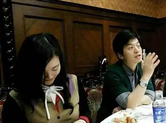 清华才子李健娶青梅竹马孟小蓓丁克多年如今生活幸福和睦