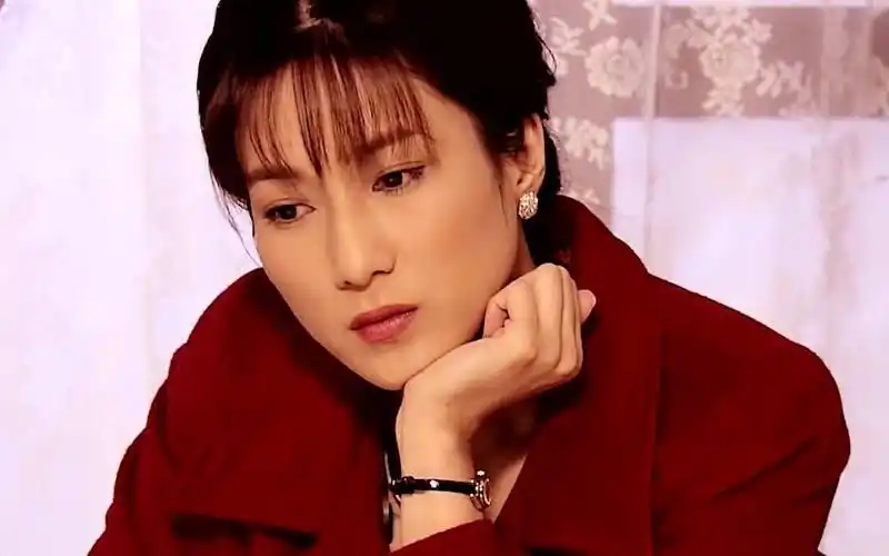 【花旦钟嘉欣】tvb女神钟嘉欣在巨轮的造型真的太有复古的感觉了_哔哩