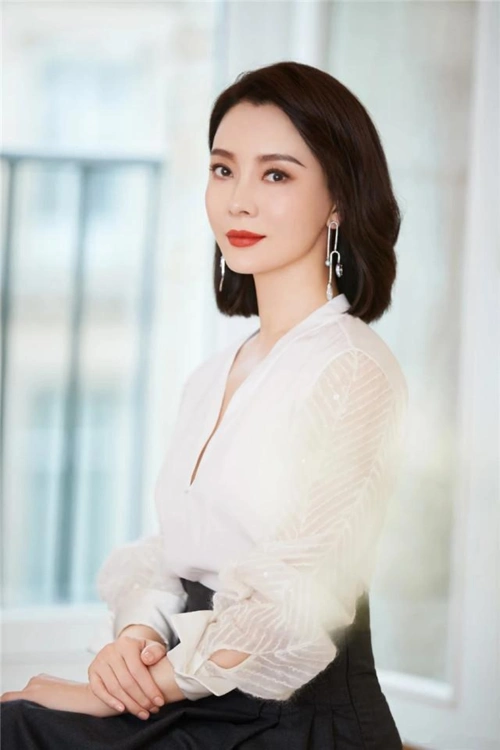 中年女性要拒绝大妈感3款减龄短发中年女明星都这样剪