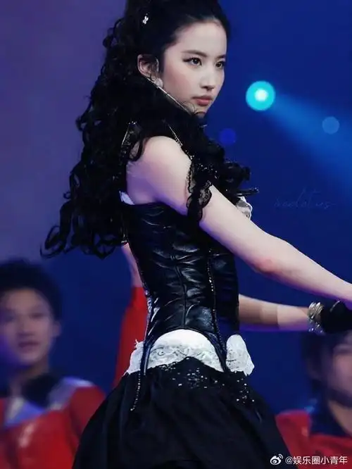 支持刘亦菲80大寿唱跳心悸自由