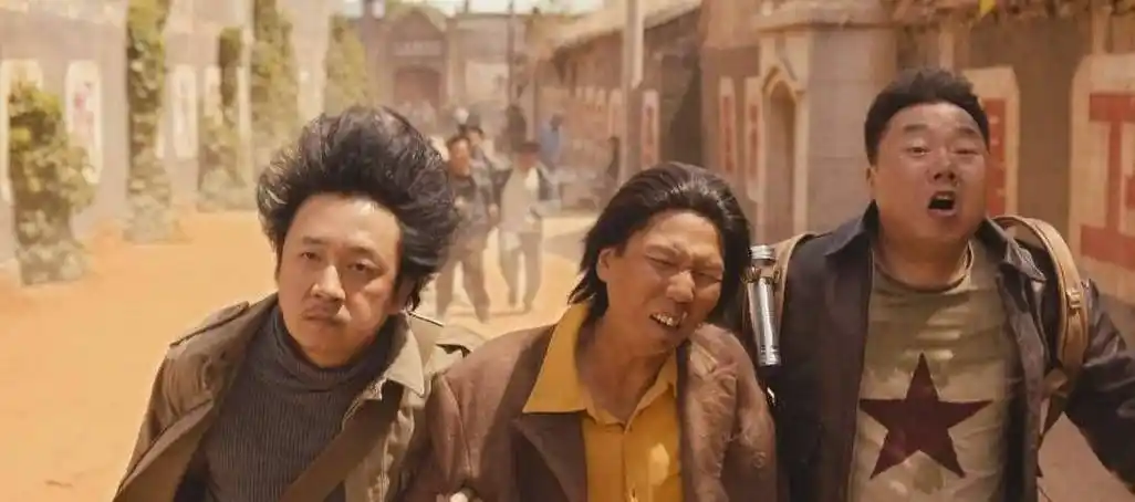 2006年,佟磊因为饰演冯裤子,间接得罪了冯小刚.