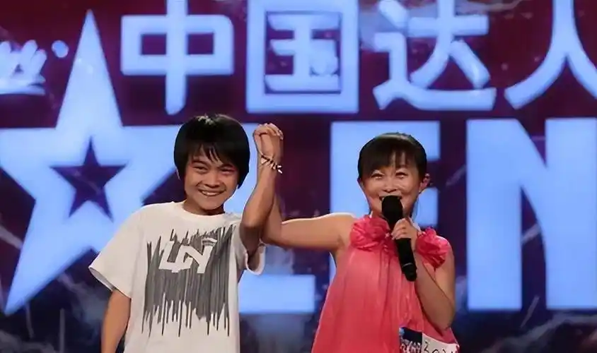 东方卫视万蒂妮,人红口碑好,被传婚变求助粉丝:大家帮我举报她_韩凌明