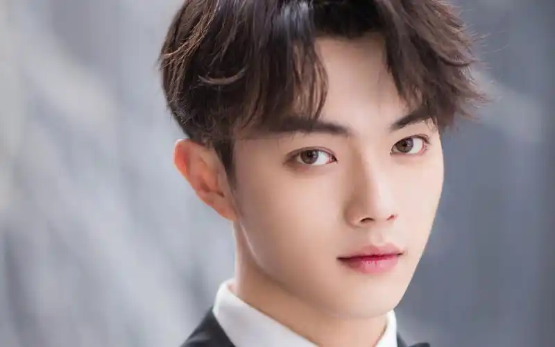 分享一组帅哥明星许凯写真图片壁纸给大家,希望大家喜欢,更多明星精彩