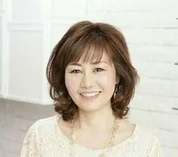 广告淘宝短发女烫发补充养分,焕活新生