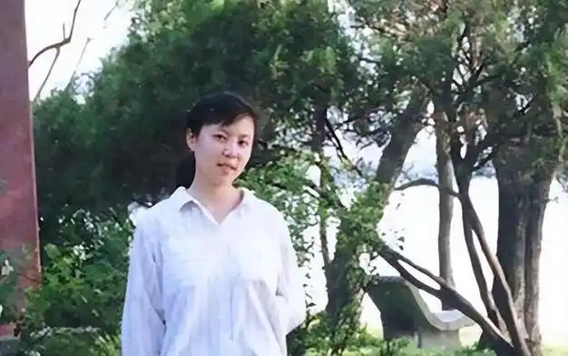 姐姐北大坠崖妹妹清华被下毒凶手国外逍遥父母死不瞑目