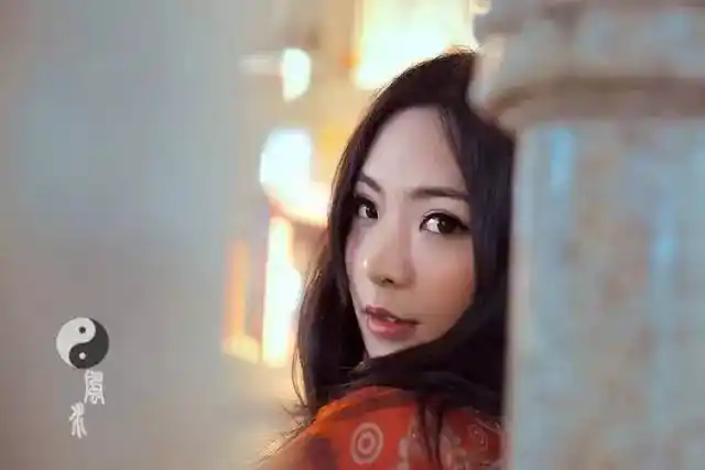 这8种面相的女人最易出轨!