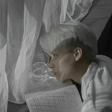 高清白发伤感的文艺高冷男头图片,男生头像图片