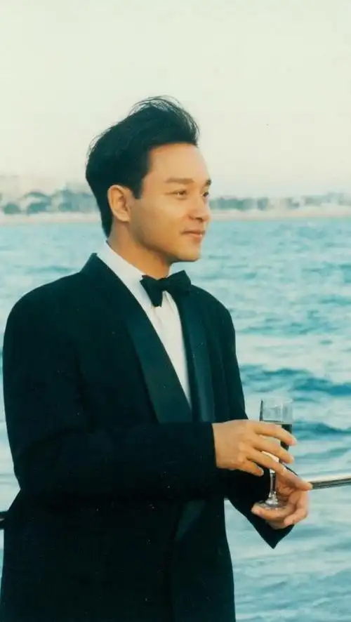 你认为张国荣最美的照片是哪一张?