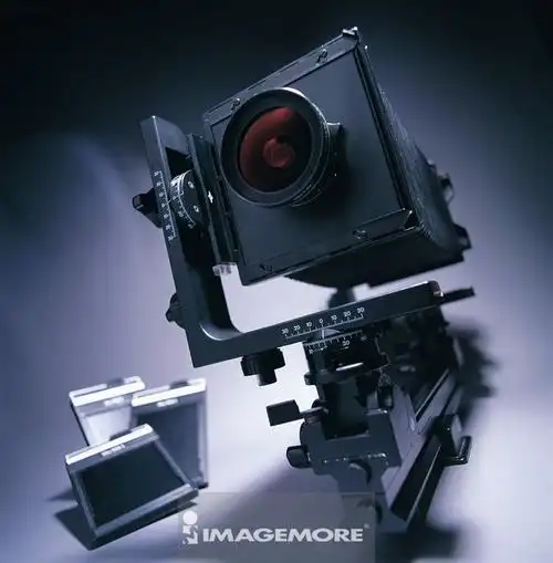 东方首选领导品牌,提供商业广告设计合法正版高端创意及平价微利图片