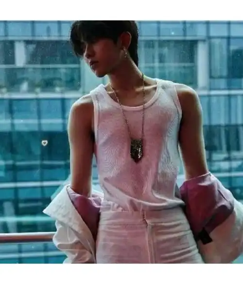 啊啊啊啊啊啊坤坤的腹肌和胸肌好好看啊啊啊啊啊啊好爱坤