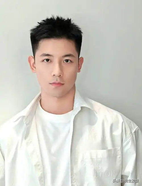 男生夏季换发型,建议试试这3款,清爽干净显帅气|发型|换发型_新浪新闻