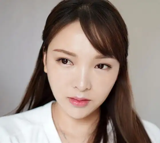 【小鱼儿frances】微微一笑很倾城 郑爽仿妆