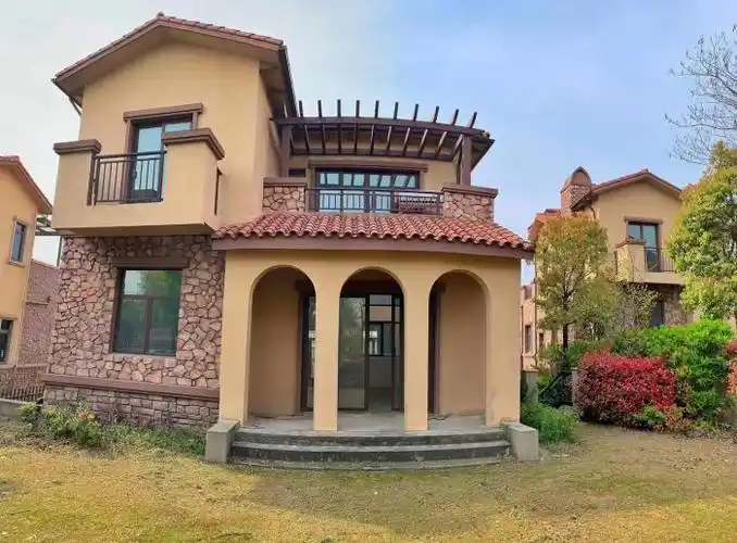 天目湖庄园(金桥花苑二期),独栋别墅,产权证面积210平,实际面积350平