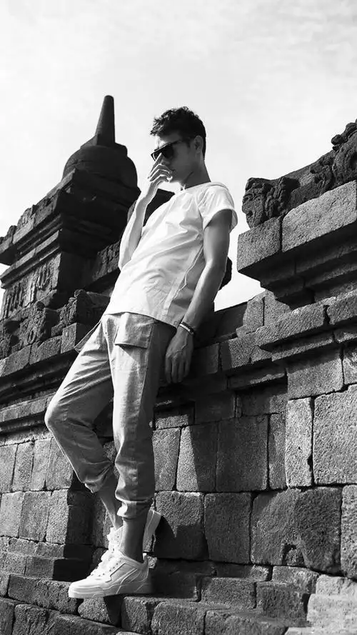 欧美帅哥模特黑白写真