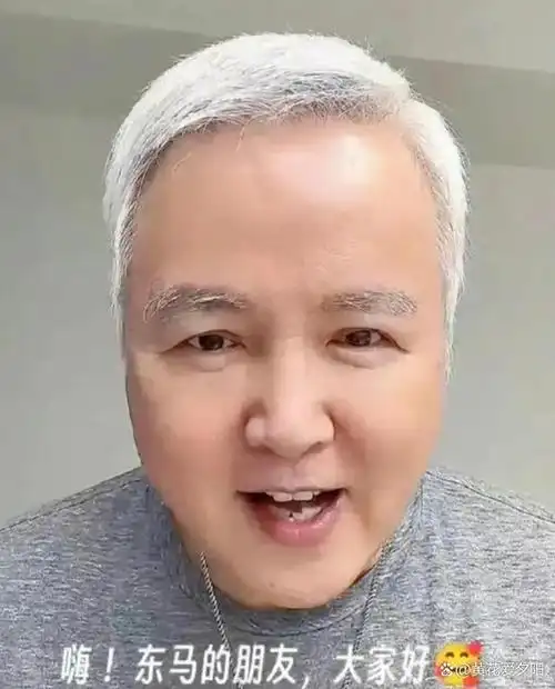 63岁林瑞阳近况:白头发白眉毛白脸蛋,容貌怪异,号召去国外发财