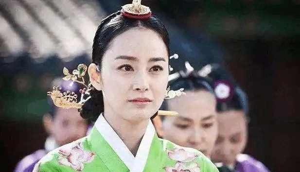 袁世凯妻妾10人为何只有三姨太金氏选择为他殉情而死