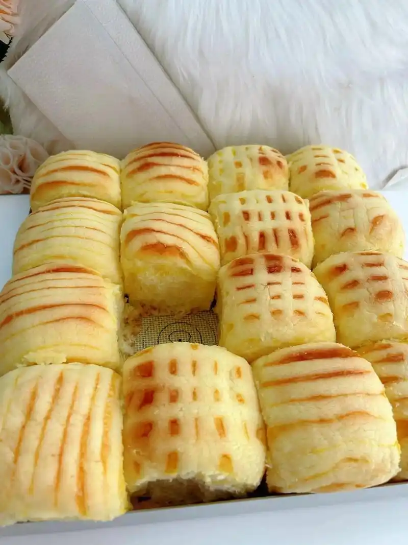 今天分享一款3天都很软的雪芙面包,全家都爱吃,松软拉丝,做法又讥单