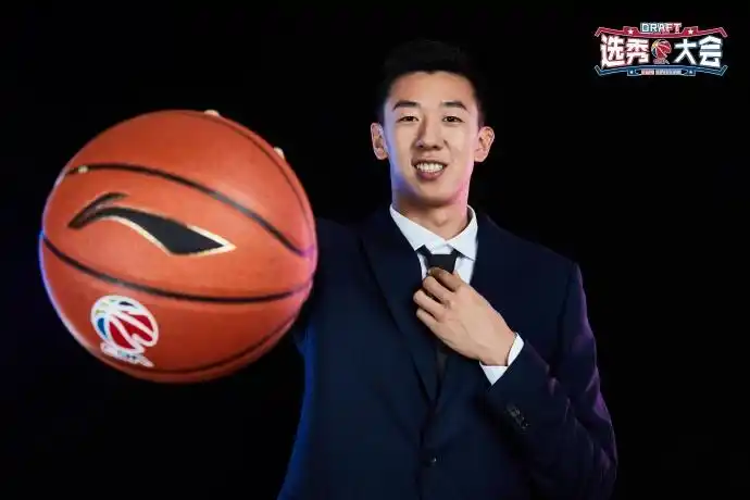 cba状元大热王少杰官拍图人如其名啊小哥哥太帅