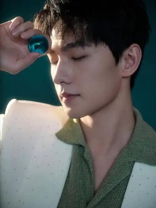 荣耀200系列全球代言人杨洋