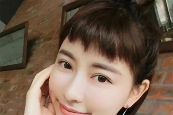 厚重齐刘海怎么改好看