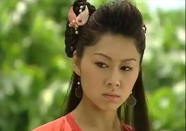 到底这几年胡定欣的古装剧造型中眉毛都是怎样的呢?