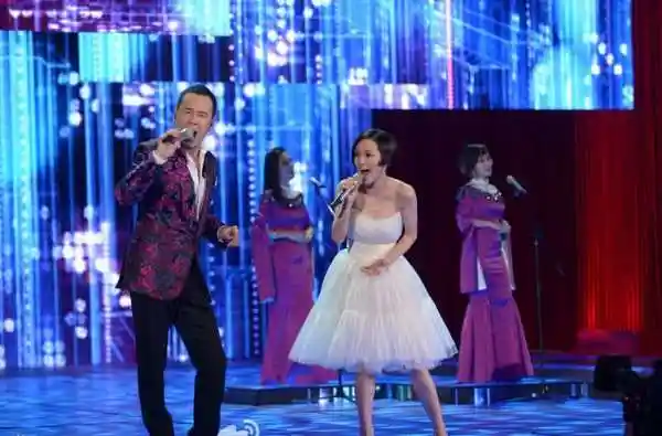 答案杨坤郭采洁春节晚会杨坤和郭采洁唱什么歌