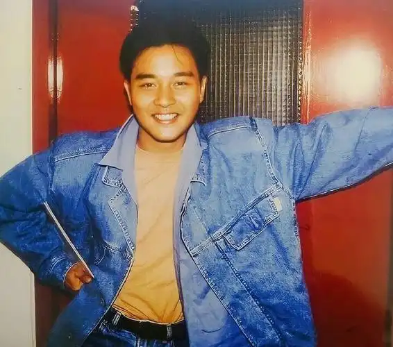 温柔和煦  笑如春风 说的是你呀#继续宠爱张国荣